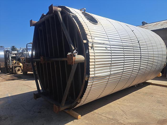 Used Tank, 10,000 Gallon, 316 Stainless Steel, 10' X 17'6" , Dish Bottom