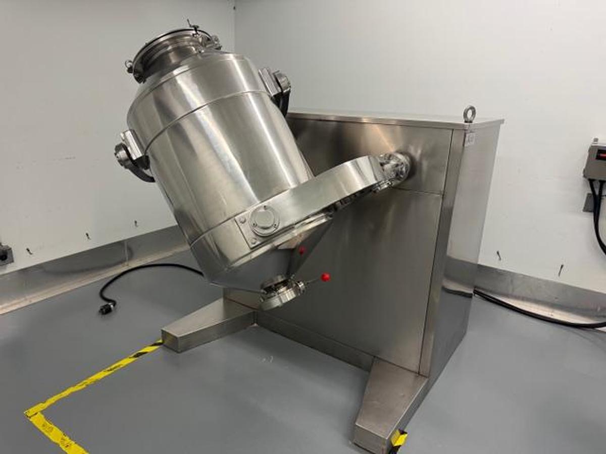 Used Three Dimensional Mixer