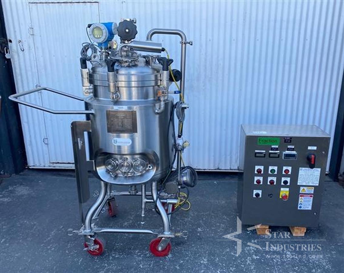 Used Gemco 60 c.f. V-blender w/ Bar & Loader