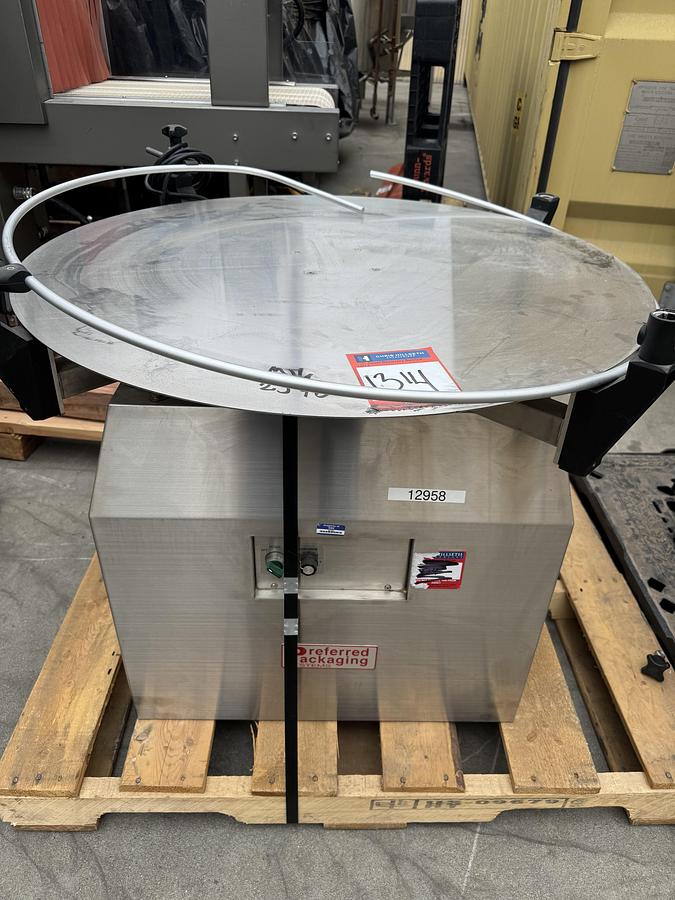 Used Preferred Packaging Accumulating Table