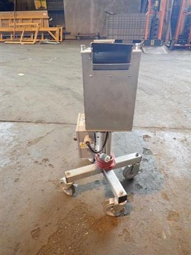 Used George Nutting Tablet Deduster