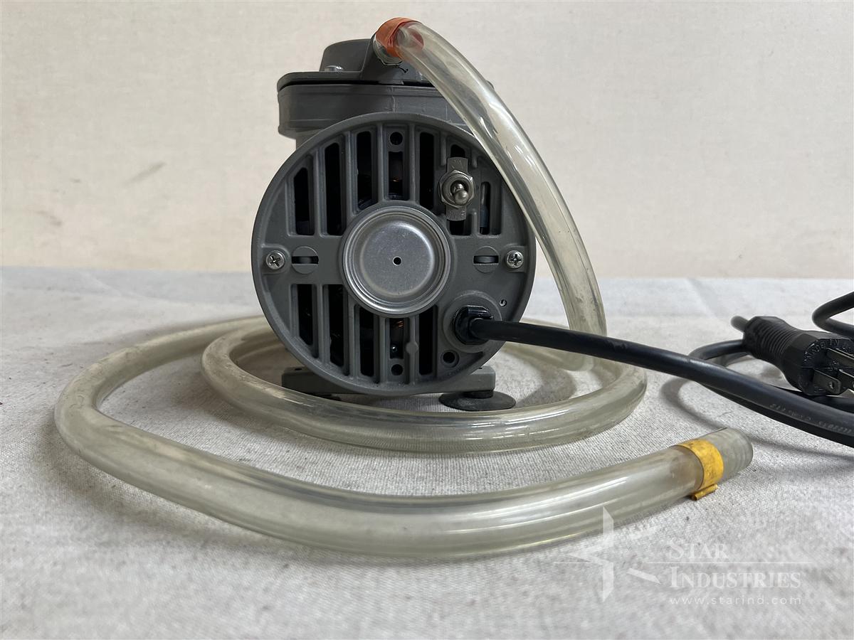 Used Thomas Pumps & Compressors Vacuum Pump/Compressor