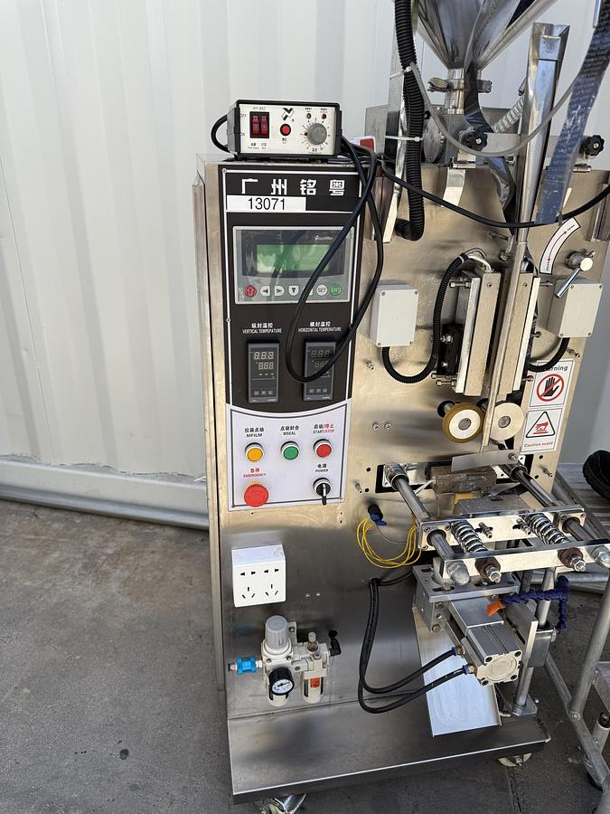 Used Vertical Form Fill Machine Liquid Sachet