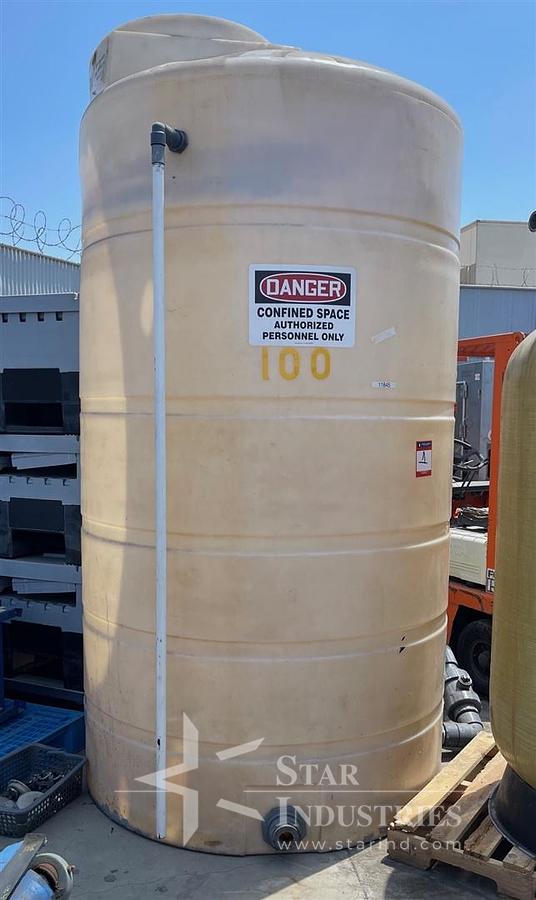 Used approx. 1,000 gallon Vertical Plastic Tank