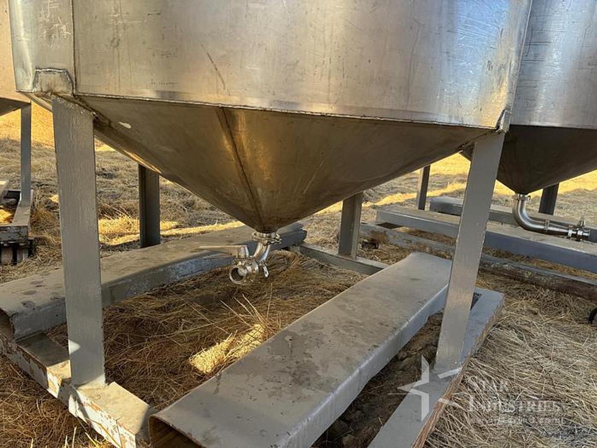 Used Tank, 750 Gallon, Stainless Steel, Cone Bottom