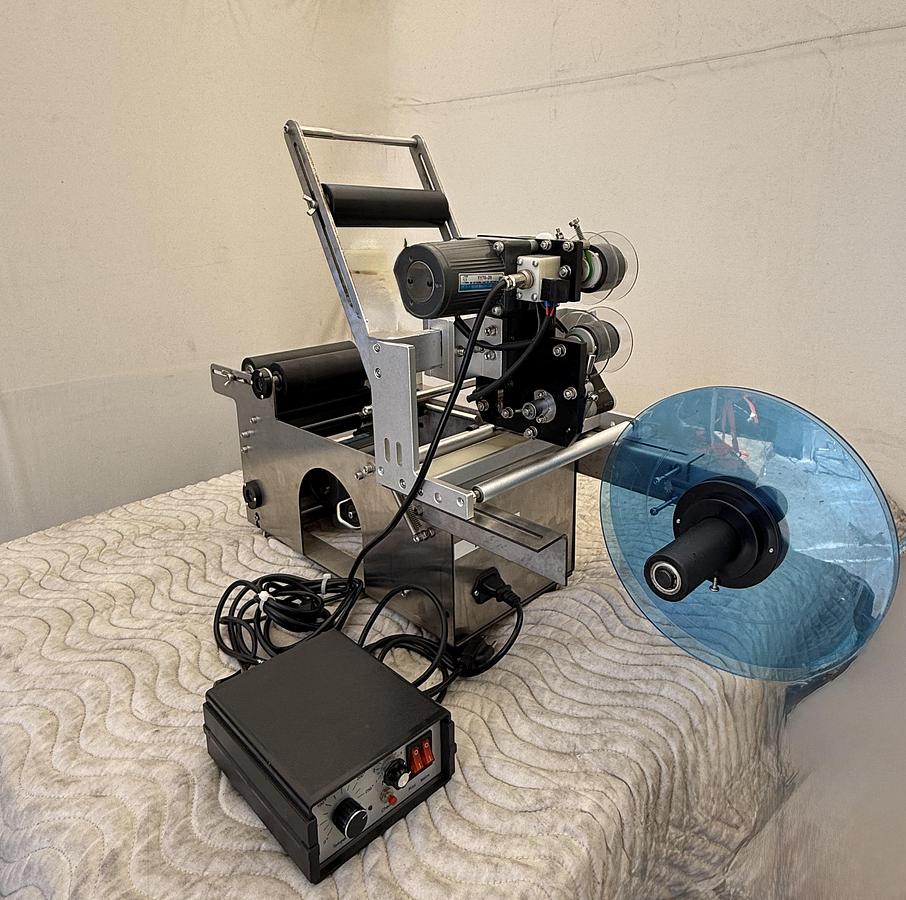 Used Semi -Automatic Labeling Machine 