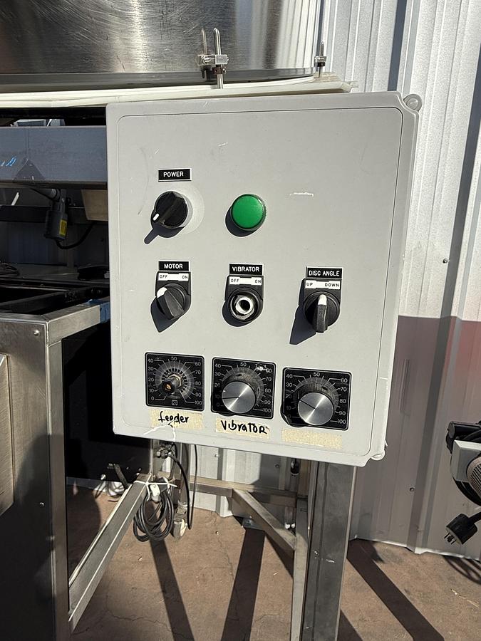 Used GO PACKER 1000 with FEEDER