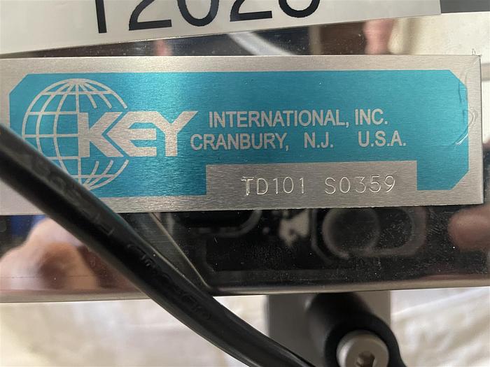Used Key Int'l. TD-101 Pour-thru Deduster