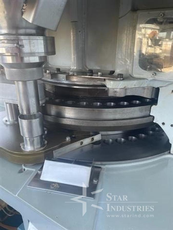 Used PATTERSON-KELLEY 2 C.F. S.S. V-BLENDER
