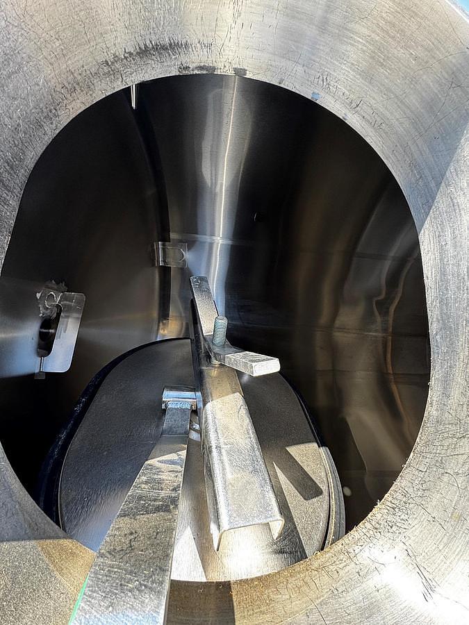 Used Tank, 1,500 Gallon, Stainless Steel, Vertical, Cherry-Burrell