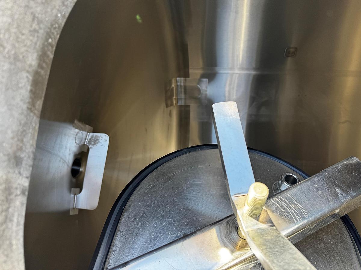 Used Tank, 1,500 Gallon, Stainless Steel, Vertical, Cherry-Burrell