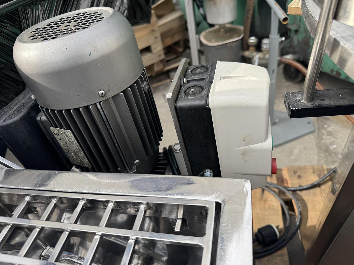 Used Stainless Steel 5 cu ft Ribbon Blender