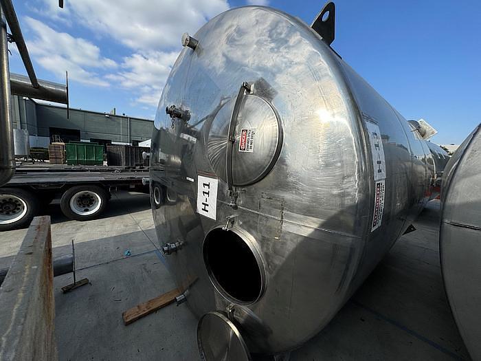 Used Tank, 6,000 Gallon, 316 Stainless Steel, Dish Bottom, Legs, Dual