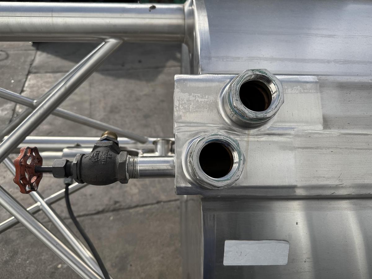 Used Cherry-Burrell 500 gallon Cap Jacketed w/Agitator