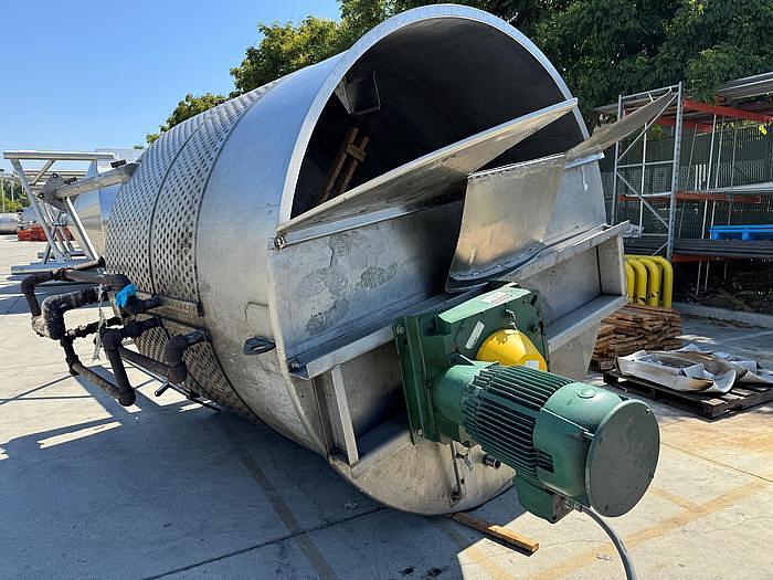 Used Stainless steel agitated dimple jacketed mix tank, approximately 3,000 Gallon