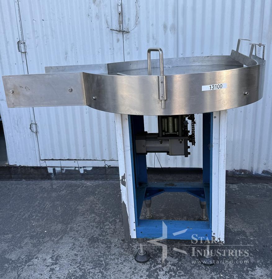 Used Accumulating Table 32'' Diameter S.S.