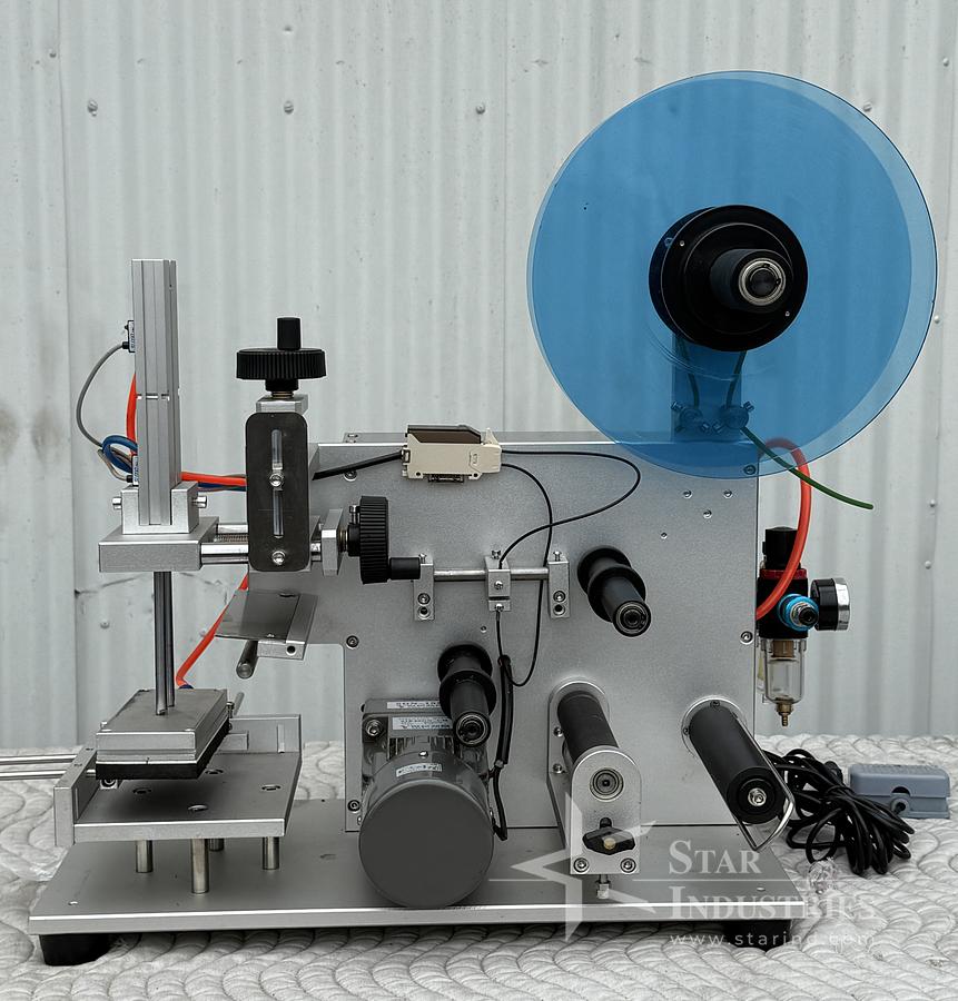 Used Pneumatic Type Flat Surface Labeling Machine