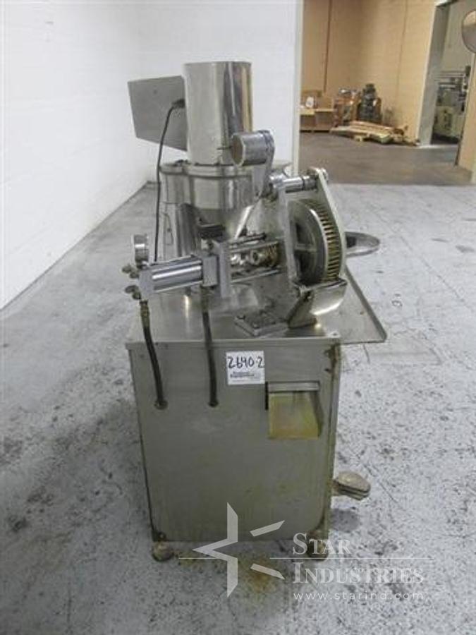 Used 500 GALLON DCI JACKETED STAINLESS TANK
