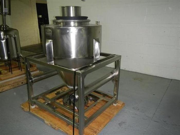 Used 9.5 cu ft B and G tote,