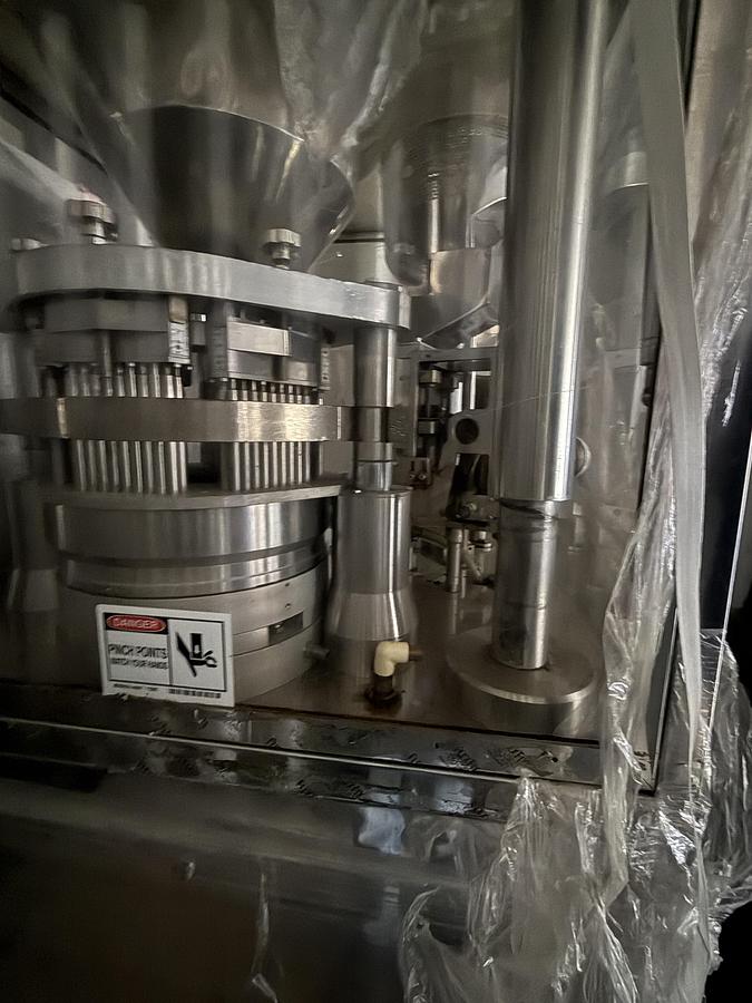 Used Capsule Filler Model ZJT900