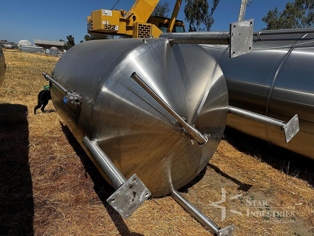 Used Tank, 1,500 Gallon, Stainless Steel, Vertical, Cherry-Burrell