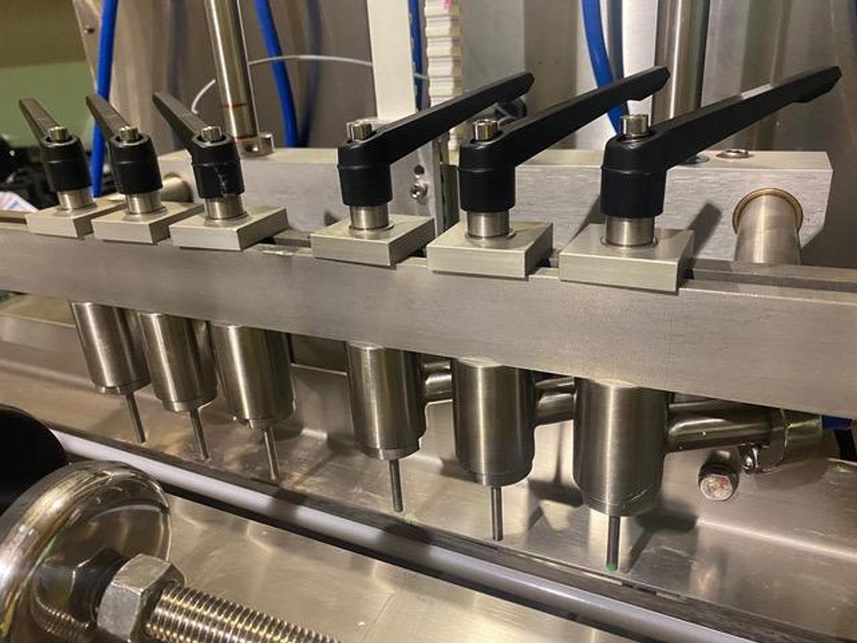 Used Filler, Accutek AVF 6-8 Filling System