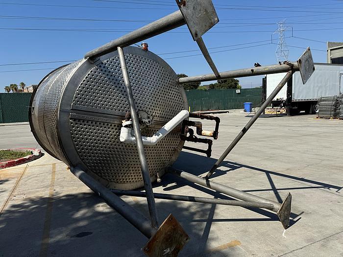 Used Stainless steel agitated dimple jacketed mix tank, approximately 3,000 Gallon