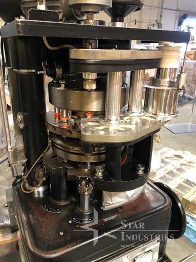Used GEMCO 30 C.F. VEE-BLENDER