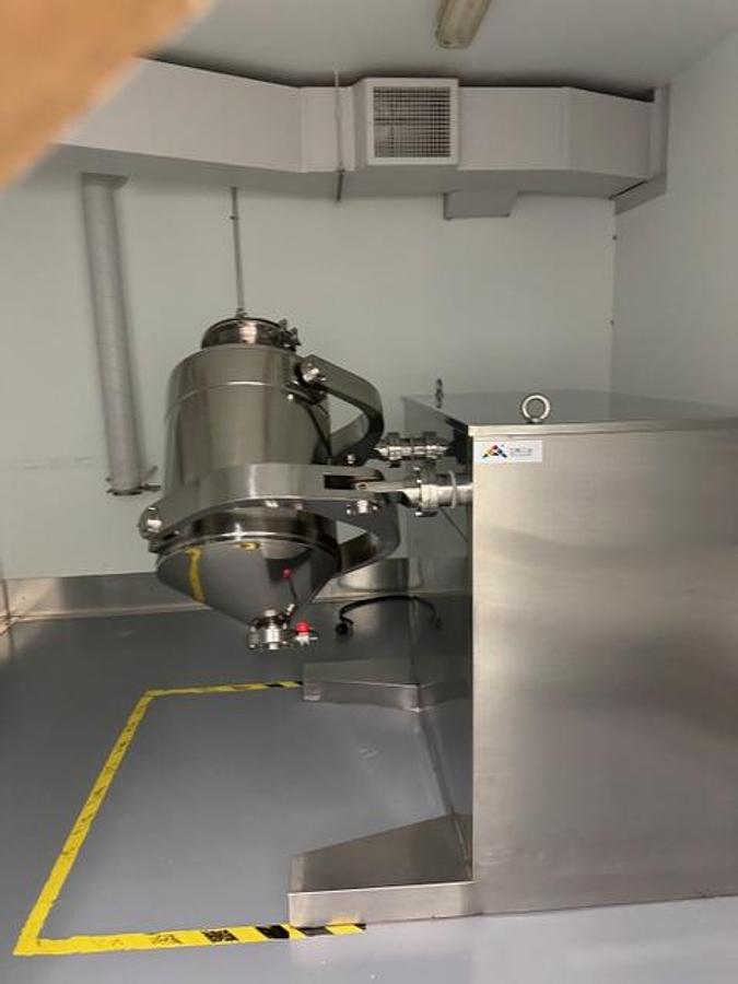 Used Three Dimensional Mixer