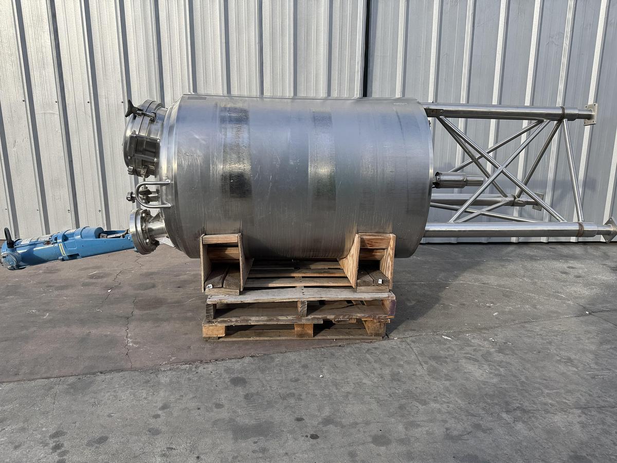 Used Cherry-Burrell 500 gallon Cap Jacketed w/Agitator
