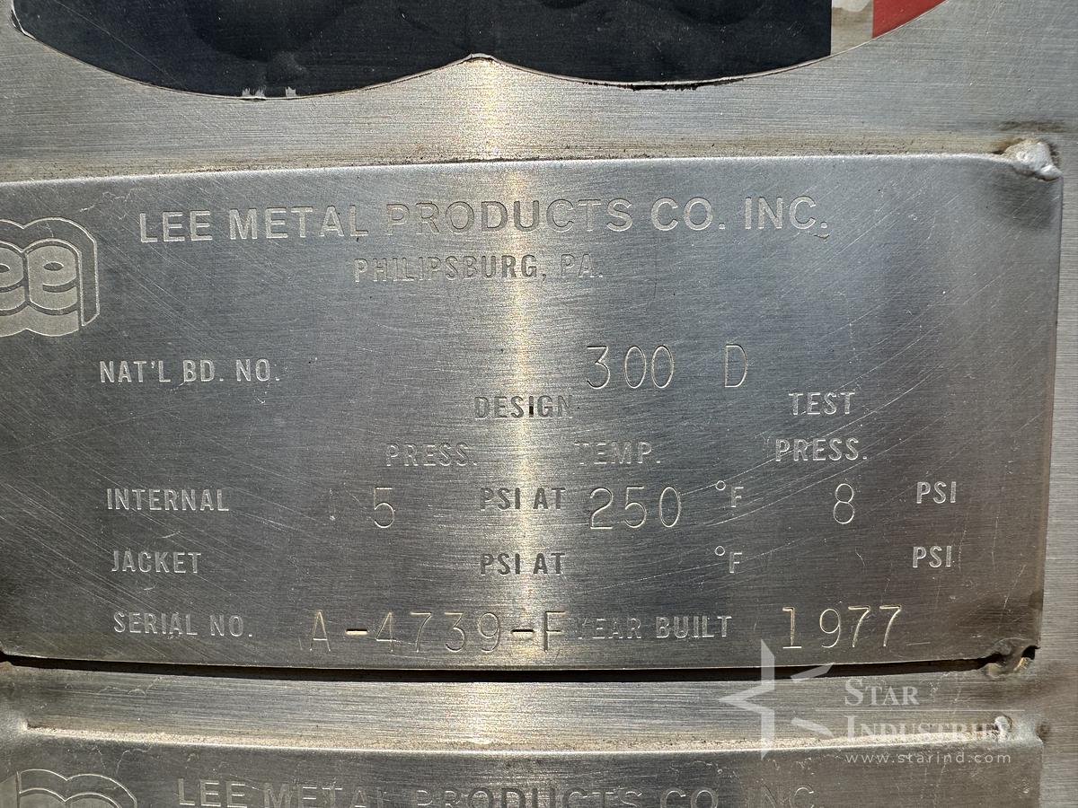 Used Lee 300 gallon tank w/ 1.5 h.p. Lightnin Mixer