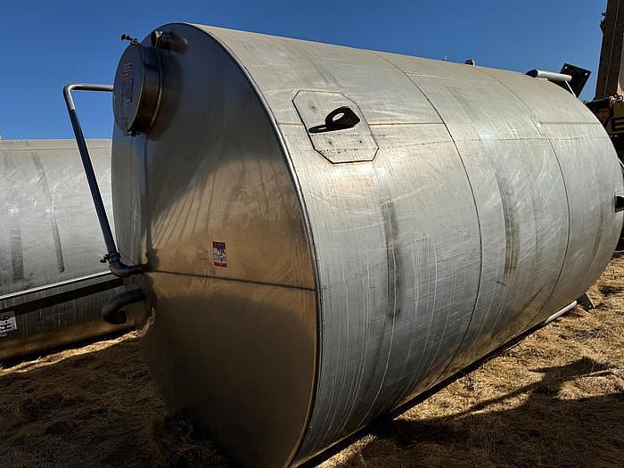 Used Tank, 6,500 Gallon, Stainless Steel, Dish Bottom, Legs
