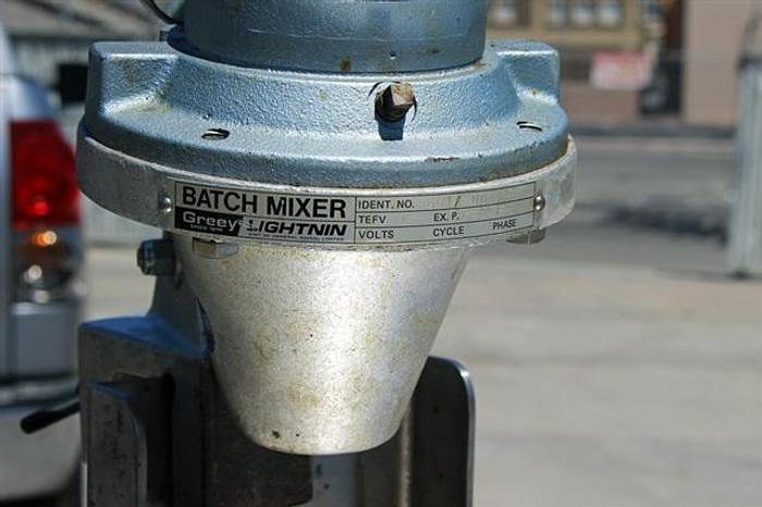 Used S.S. Tank w/ Pneumatic Mixer