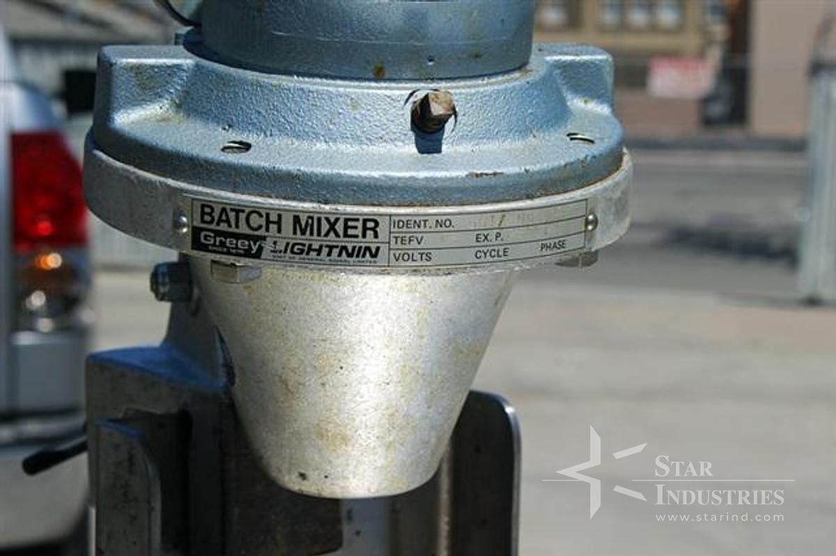 Used S.S. Tank w/ Pneumatic Mixer