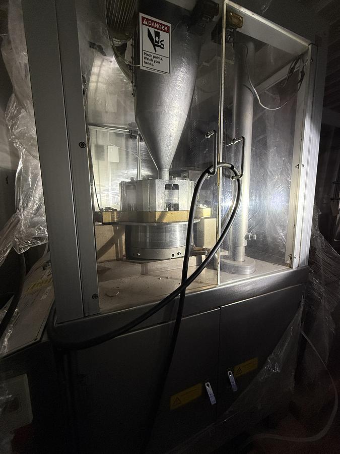 Used Huiyang Machinery ZJT1500 Encapsulator