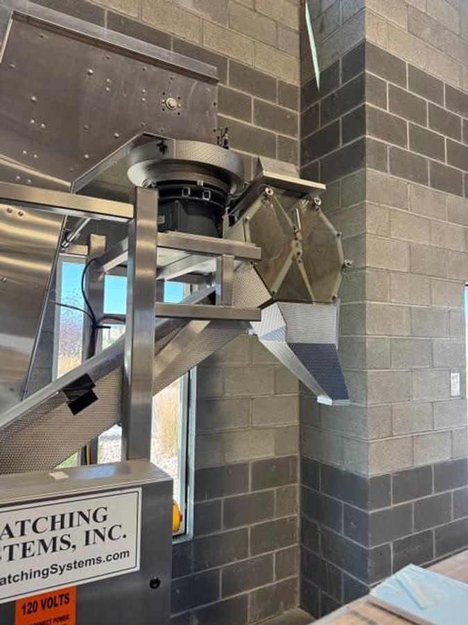 Used Scoop Dropper - Assembly, DV200 2 Gate with Hopper Elevator 