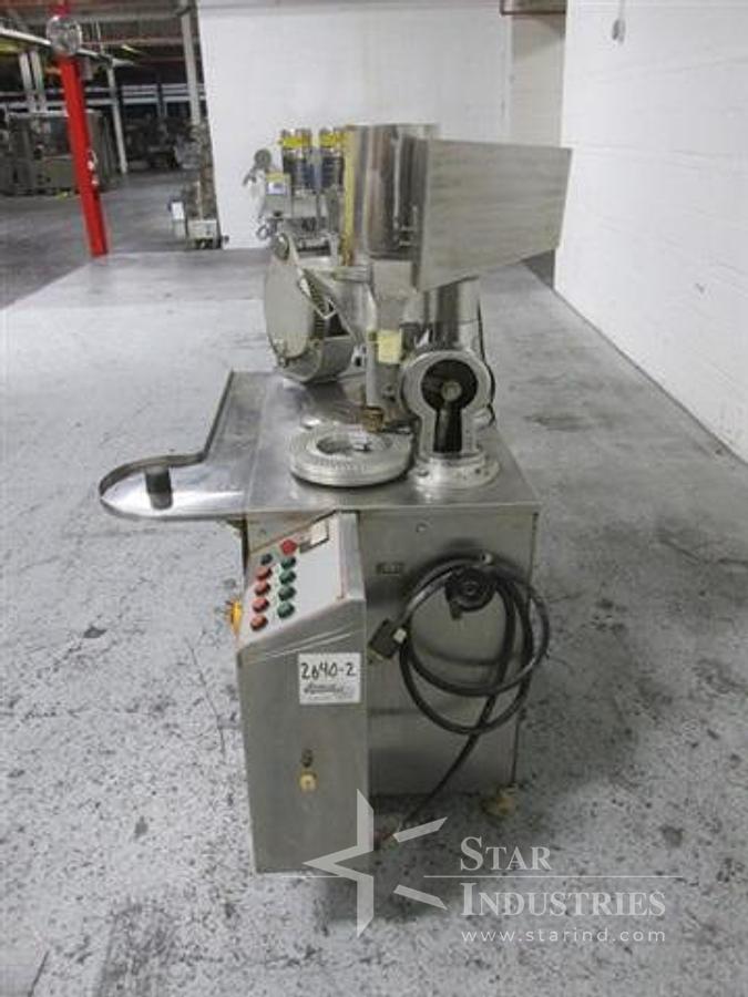 Used 500 GALLON DCI JACKETED STAINLESS TANK