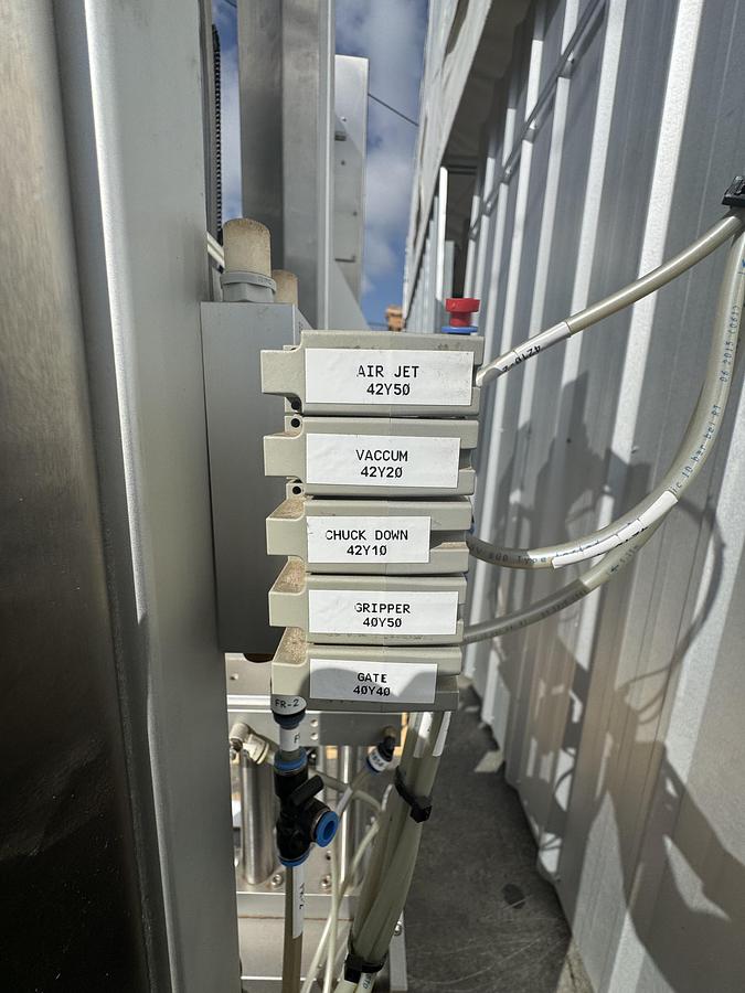 Used Chuck Capper w/ Elevator