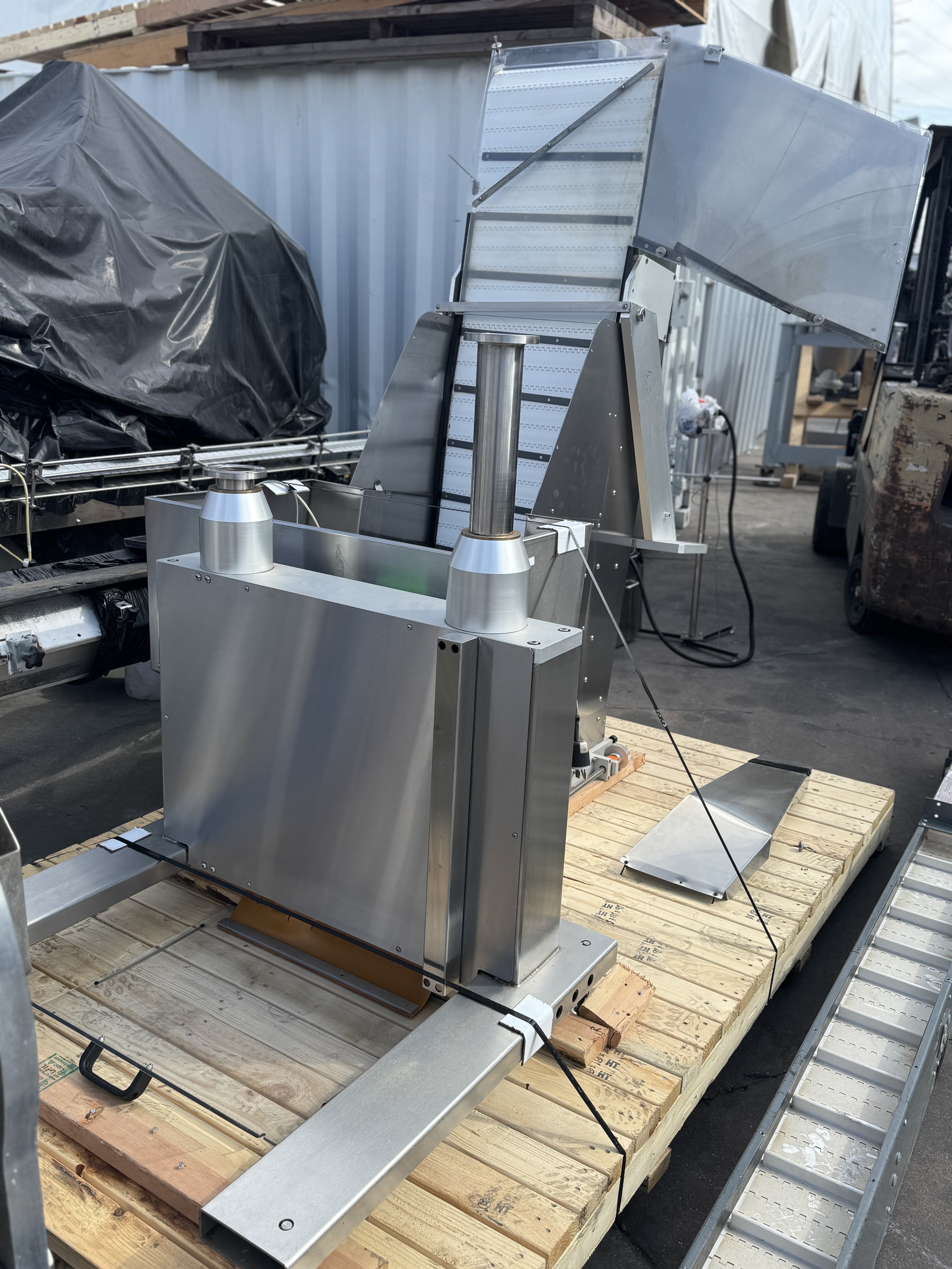 Used Tub Capper with Elevator