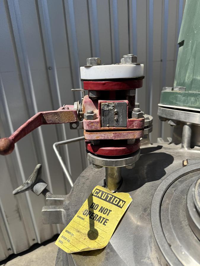 Used 30 gallon Lee Reactor w/ Lightnin Mixer