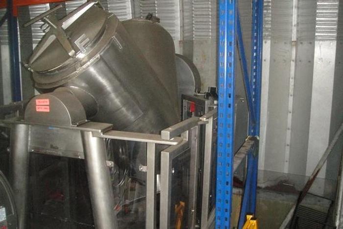 Used Metal Machining 10 c.f. V-blender, s.s. frame