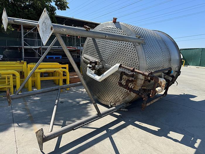 Used Stainless steel agitated dimple jacketed mix tank, approximately 3,000 Gallon