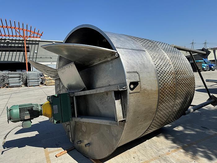 Used Stainless steel agitated dimple jacketed mix tank, approximately 3,000 Gallon