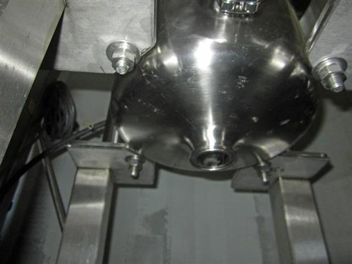 Used Resina Model S-30 Automatic Single Head Chuck Capper