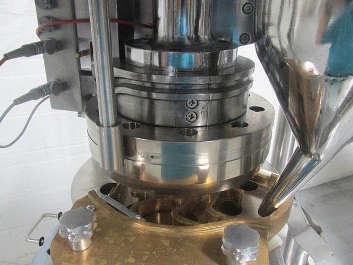 Used GLOBEPHARMA MINIPRESS, 10 STATION