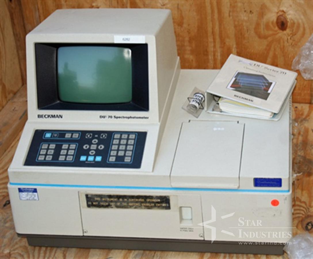 Used Beckman DU-70 Spectrophotometer