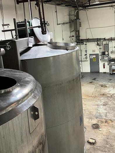 Used Tank, 6,000 Gallon, 316 Stainless Steel, Agitated, Dish Bottom, Legs