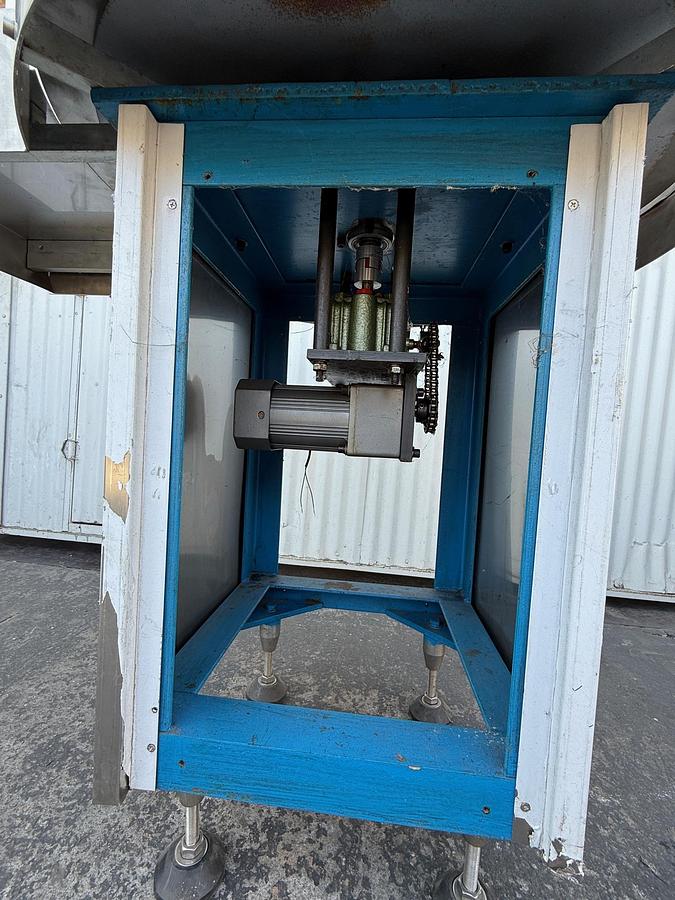 Used Accumulating Table 32'' Diameter S.S.