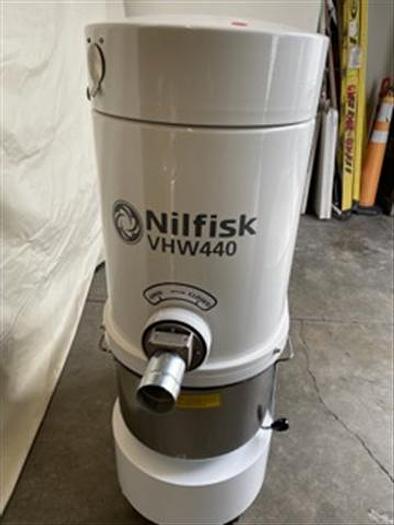 Used Nilfisk VHW440 Vacuum