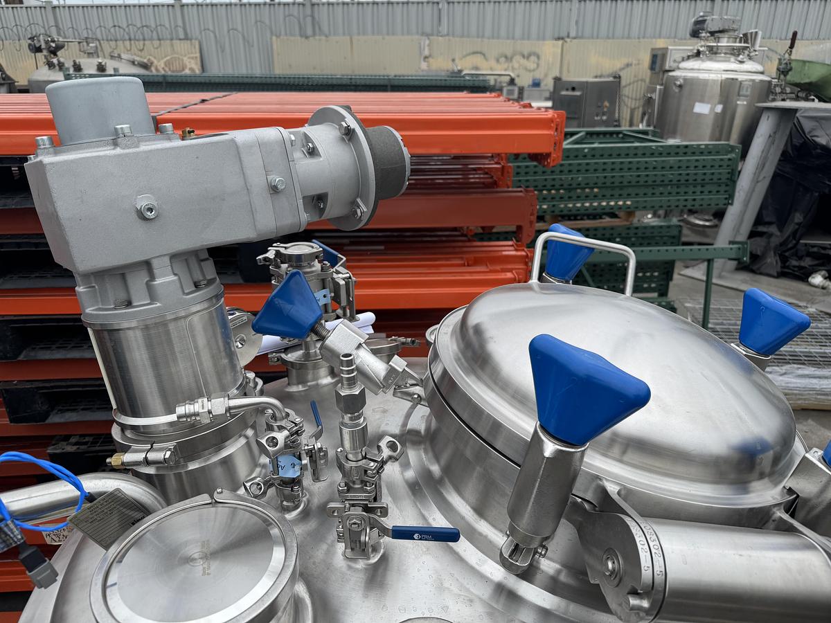 Used 450 liter Holloway S.S. Tank